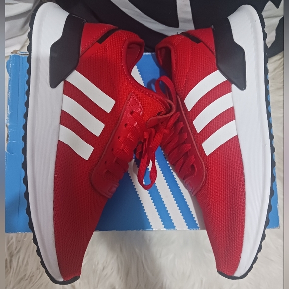 ❤️Adidas❤️ Kids Red & white sneakers - Picture 4 of 13